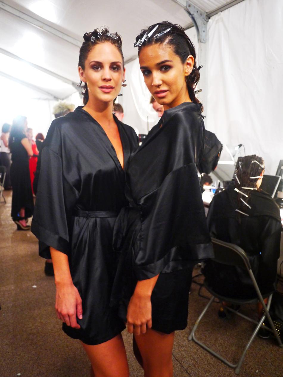 Kaitlin & Ashley backstage at Minimale Animale
