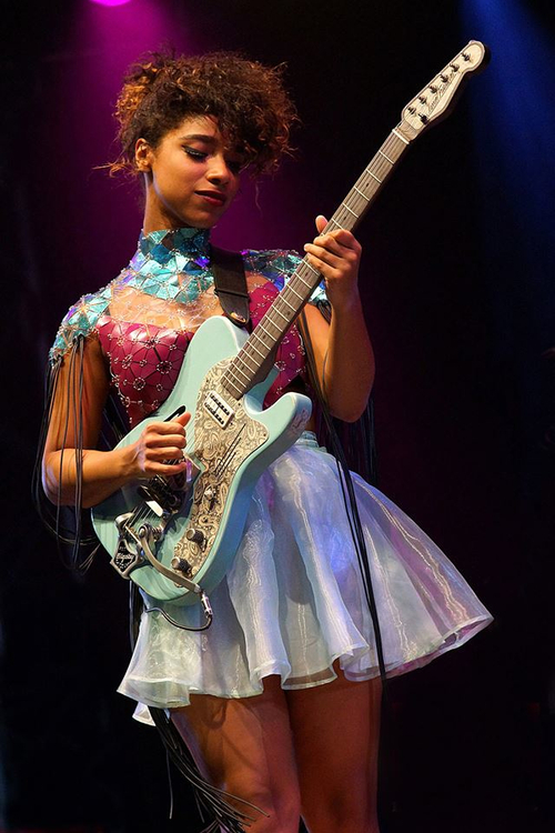 lianne_la_havas_guitar_galore_mag.jpg