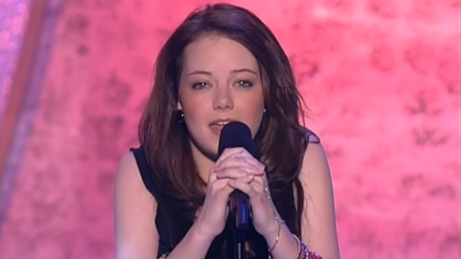 emma_stone_singing_bitch_galore_mag