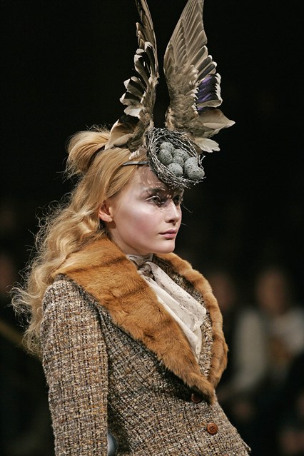 6-Bird-Nest-headdress-with-Swarovski-gemstones-Vogue-8Oct14--Courtesy-Swarovski-Archive_b_426x639