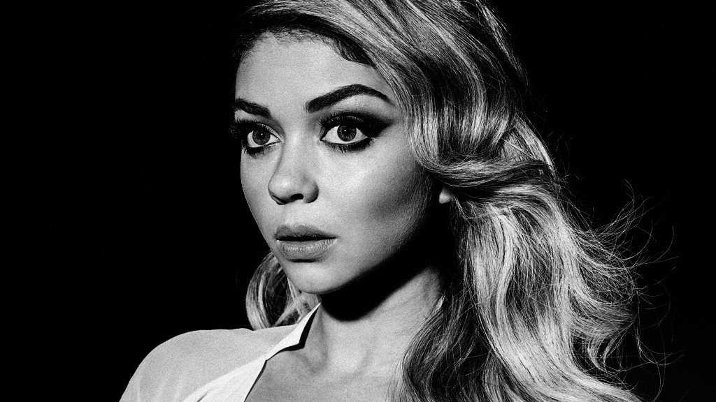 Sarah Hyland Shares Makeup Disasters & Red Carpet Glam Secrets