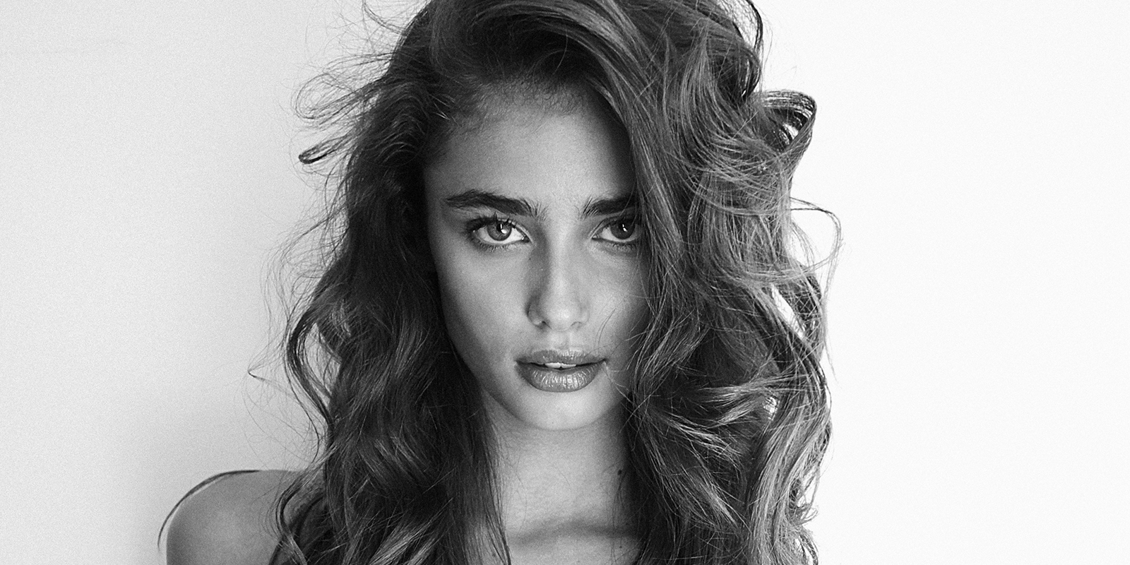 Taylor Hill Stuns For Galore