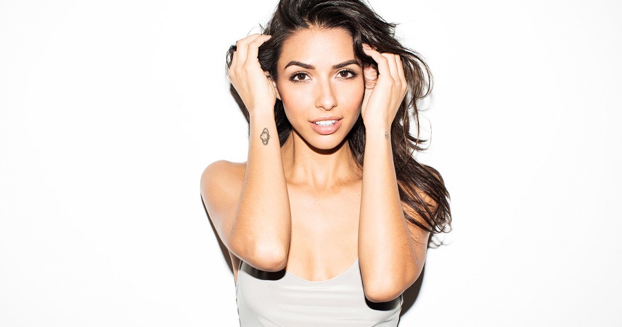 Galore_mag_makeup_tricks