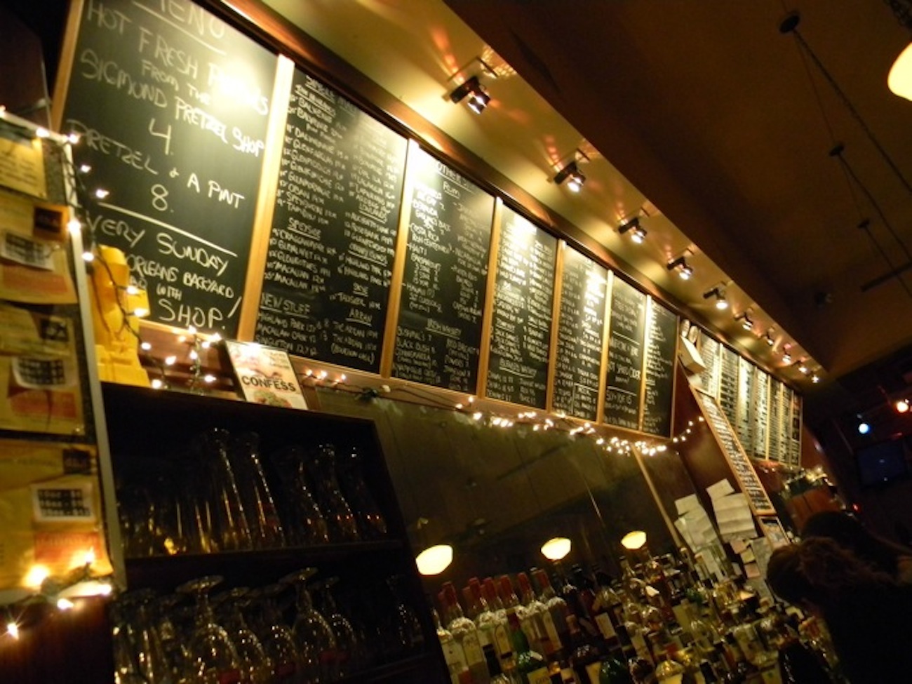 13 Happy Hours To Try In NYC Galore