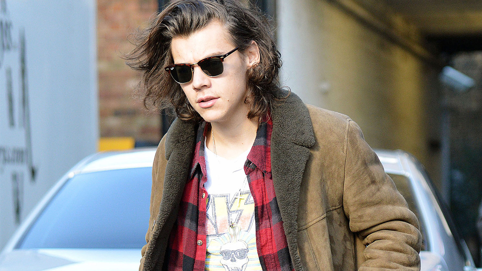 who is harry styles dating 2014 july June 2013 — in 2013, rumors of a harry styles solo project swirled as one direction were prepping their third album, midnight memories fans began to piece together that mick greenburg was harry in february of 2015, two years after styles revealed in an interview that he sometimes checks into hotels. who is harry styles dating 2014 july June 2013 — in 2013, rumors of a harry styles solo project swirled as one direction were prepping their third album, midnight memories fans began to piece together that mick greenburg was harry in february of 2015, two years after styles revealed in an interview that he sometimes checks into hotels.
