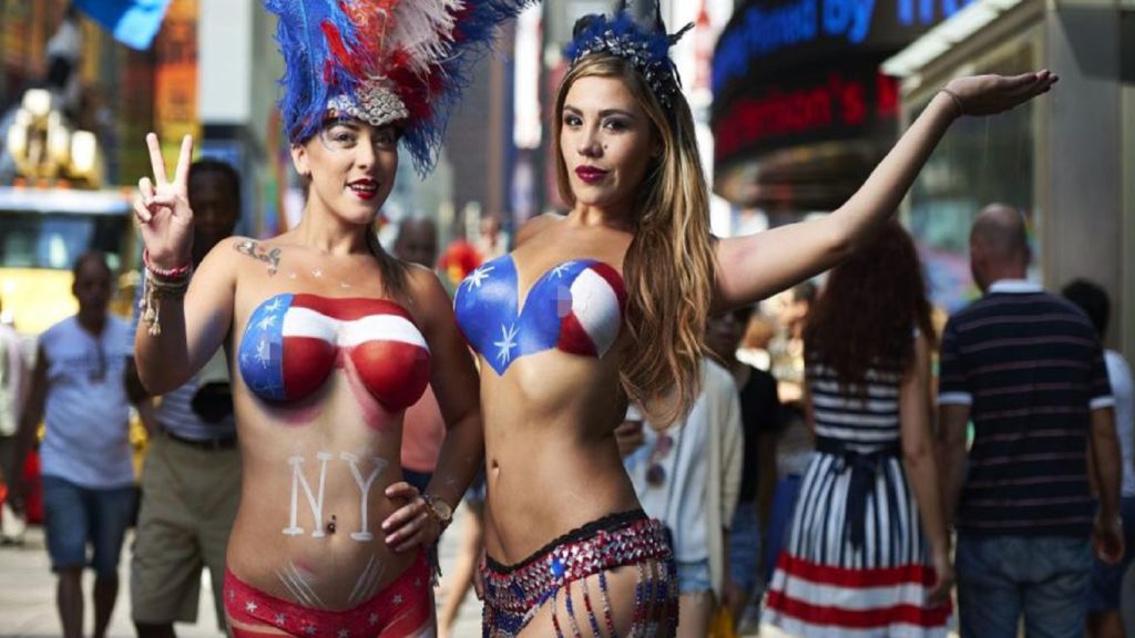 Women Go Topless For Tips In Times Square [PHOTOS]