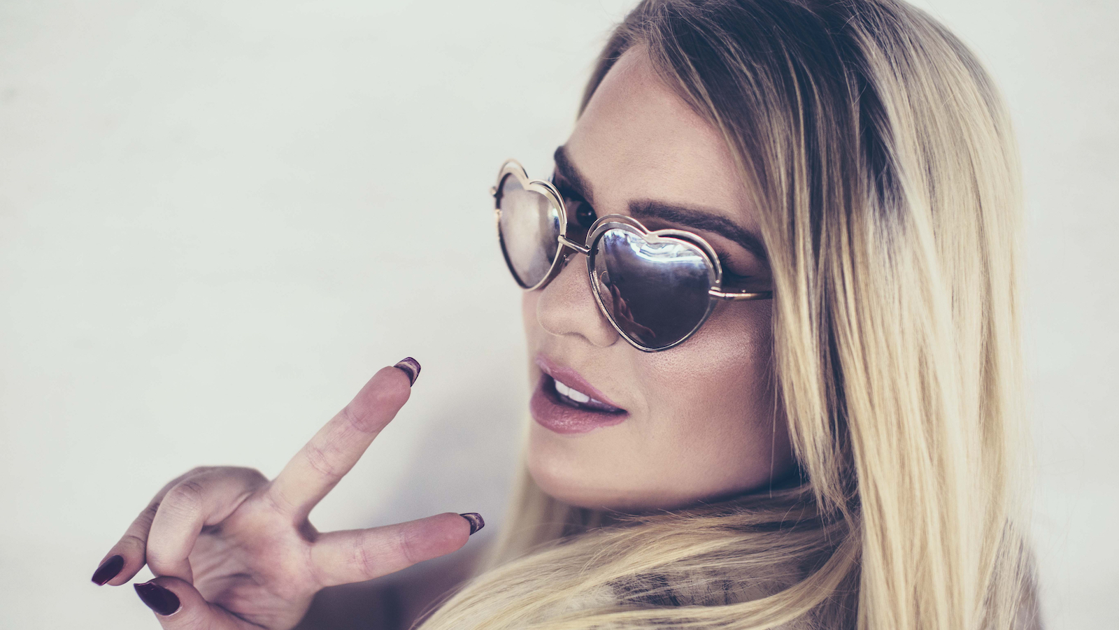 Chel's Making Music For the #BodyPosi Movement - Galore