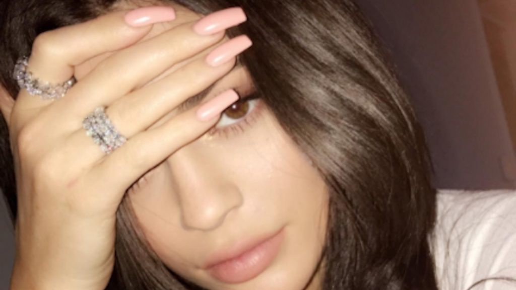 kylie_nails_instagram_galore_mag
