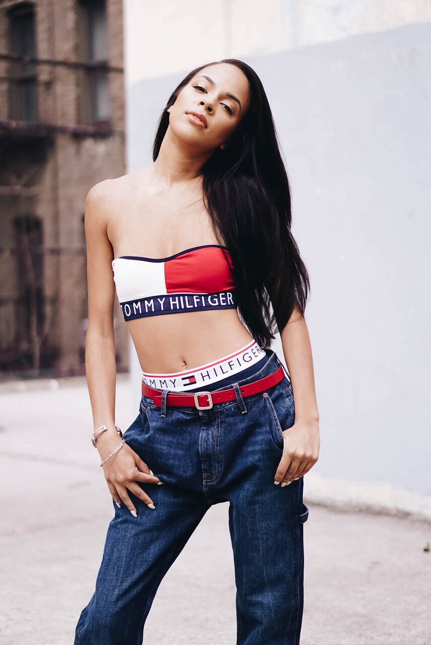 aaliyah wearing tommy