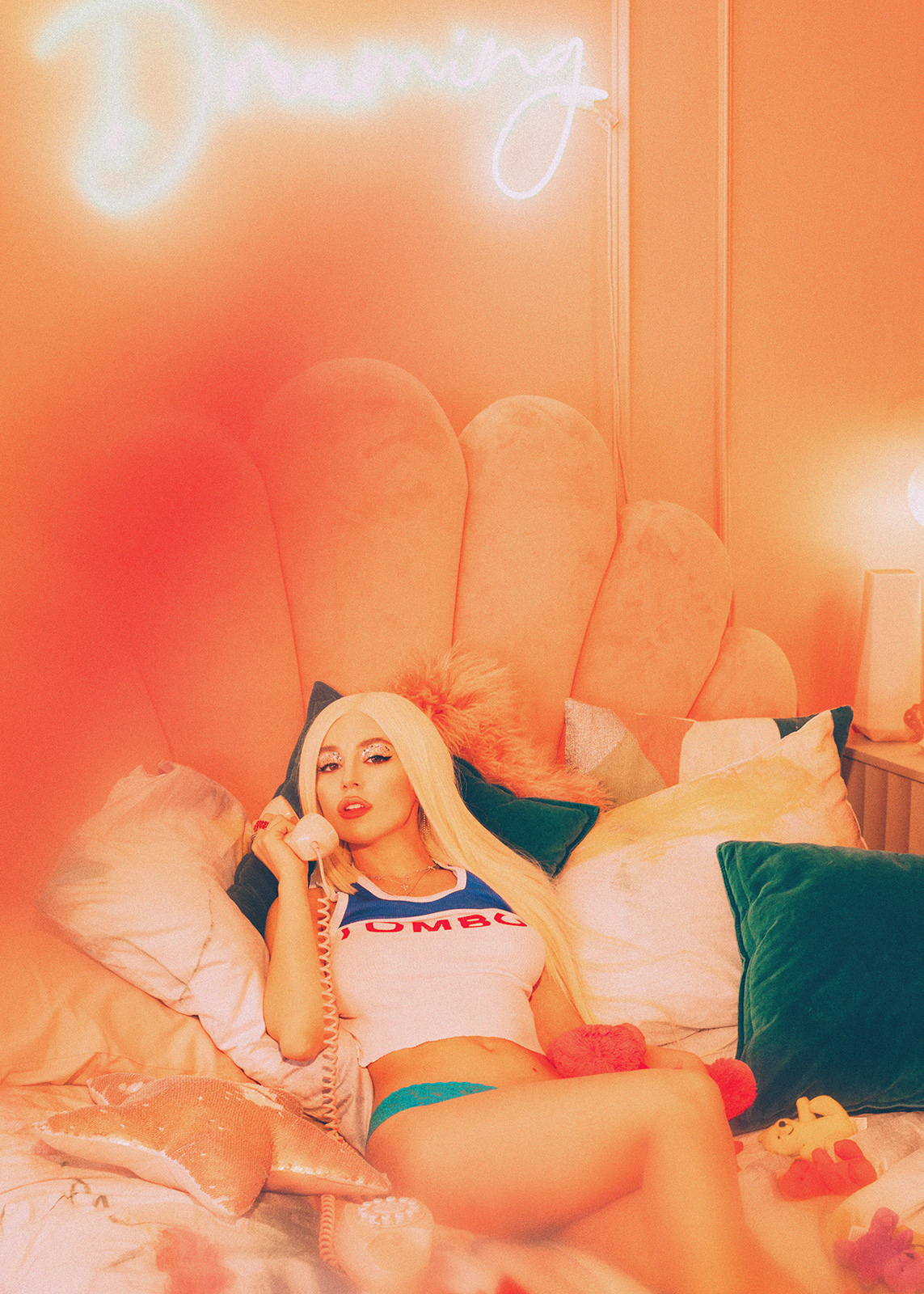 Ava Max Фото В Нижнем Белье