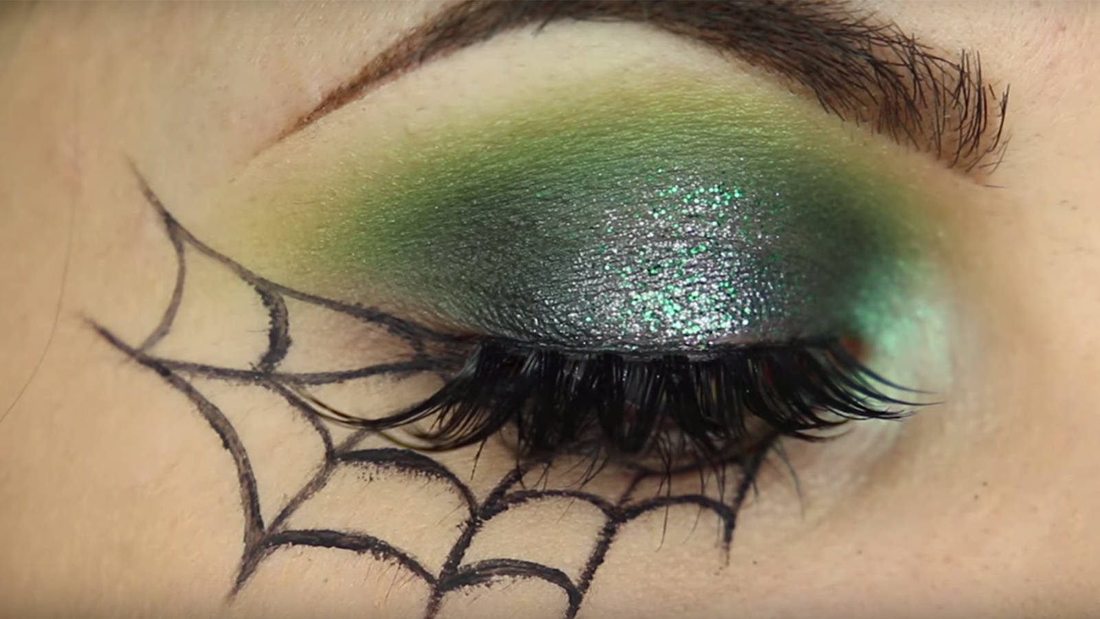 8 Easy Halloween Makeup Tutorials For the Cheap & Lazy - Galore