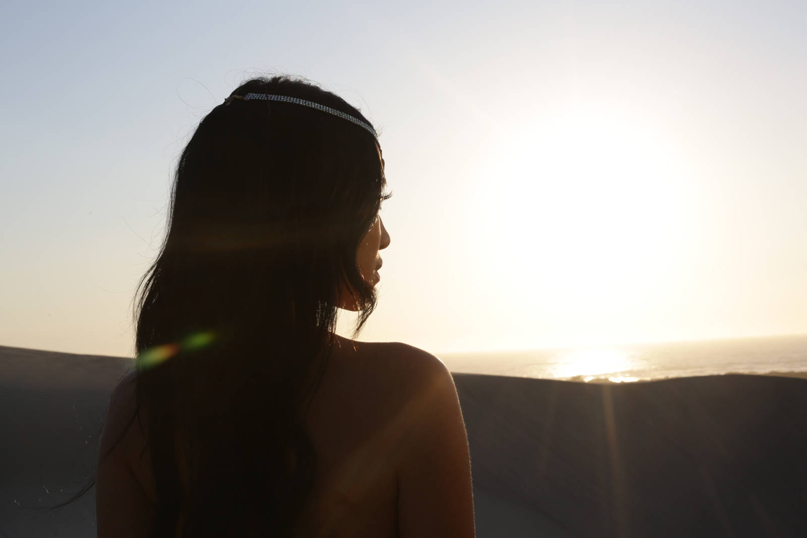 Julia Kelly and Alfredo Flores Make Magic in the Afternoon Sun Galore